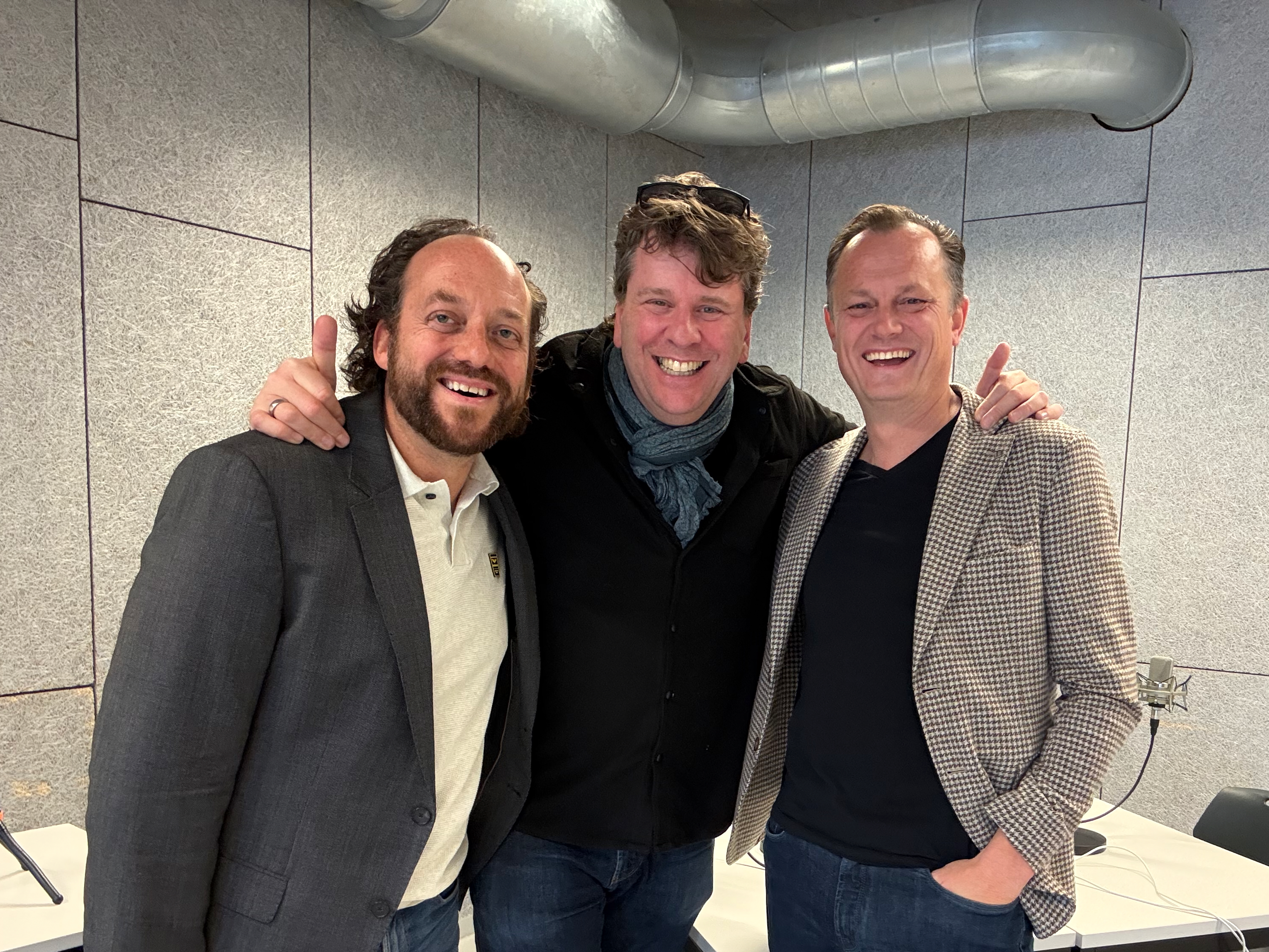 Jos Zegers, Dominic Seldis en Sander Teepen bij de opnames van aflevering 11